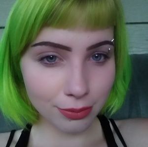 Meet your Posher, Myra